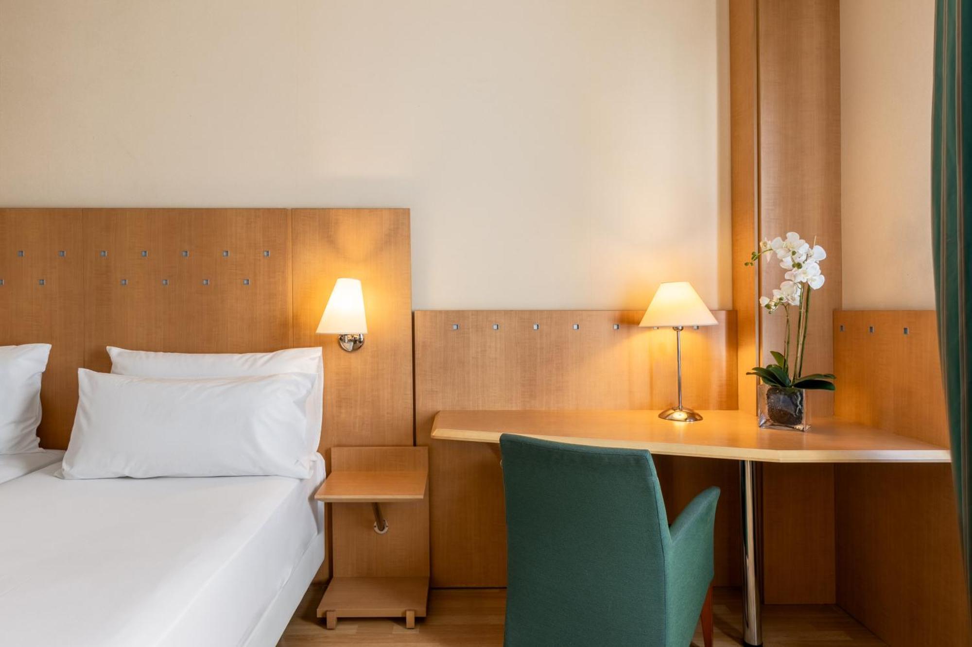 Crisol Leganes Hotel Eksteriør billede